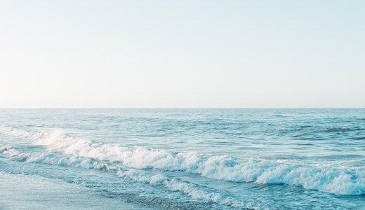 高齢者見守りサービスとは？離れて暮らす家族と親をつなぐ、これからの安心の基盤